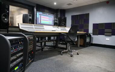 Studio Etiquette: The do’s and don’ts of working in the studios