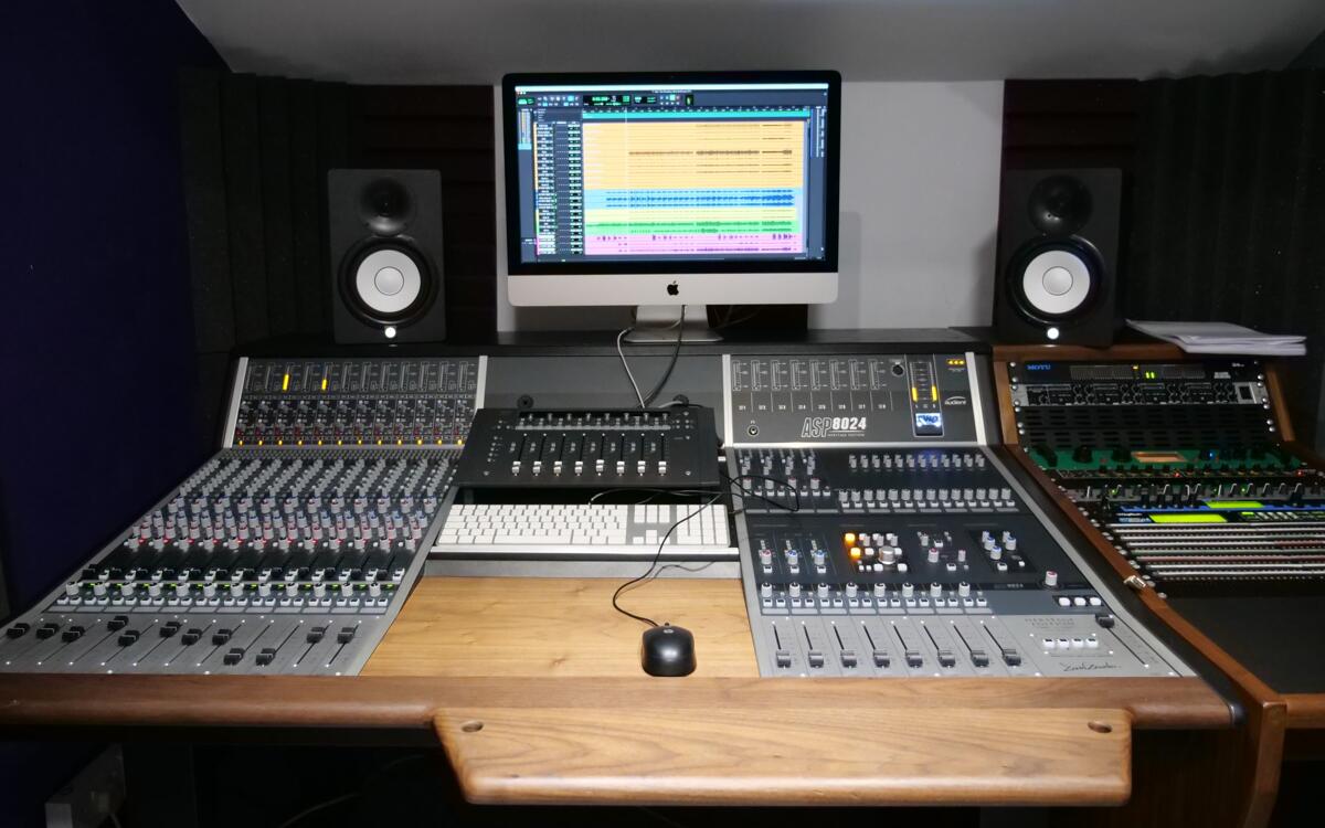 Monitor inside Audient Suite 1 showing tracked channels inside of a DAW